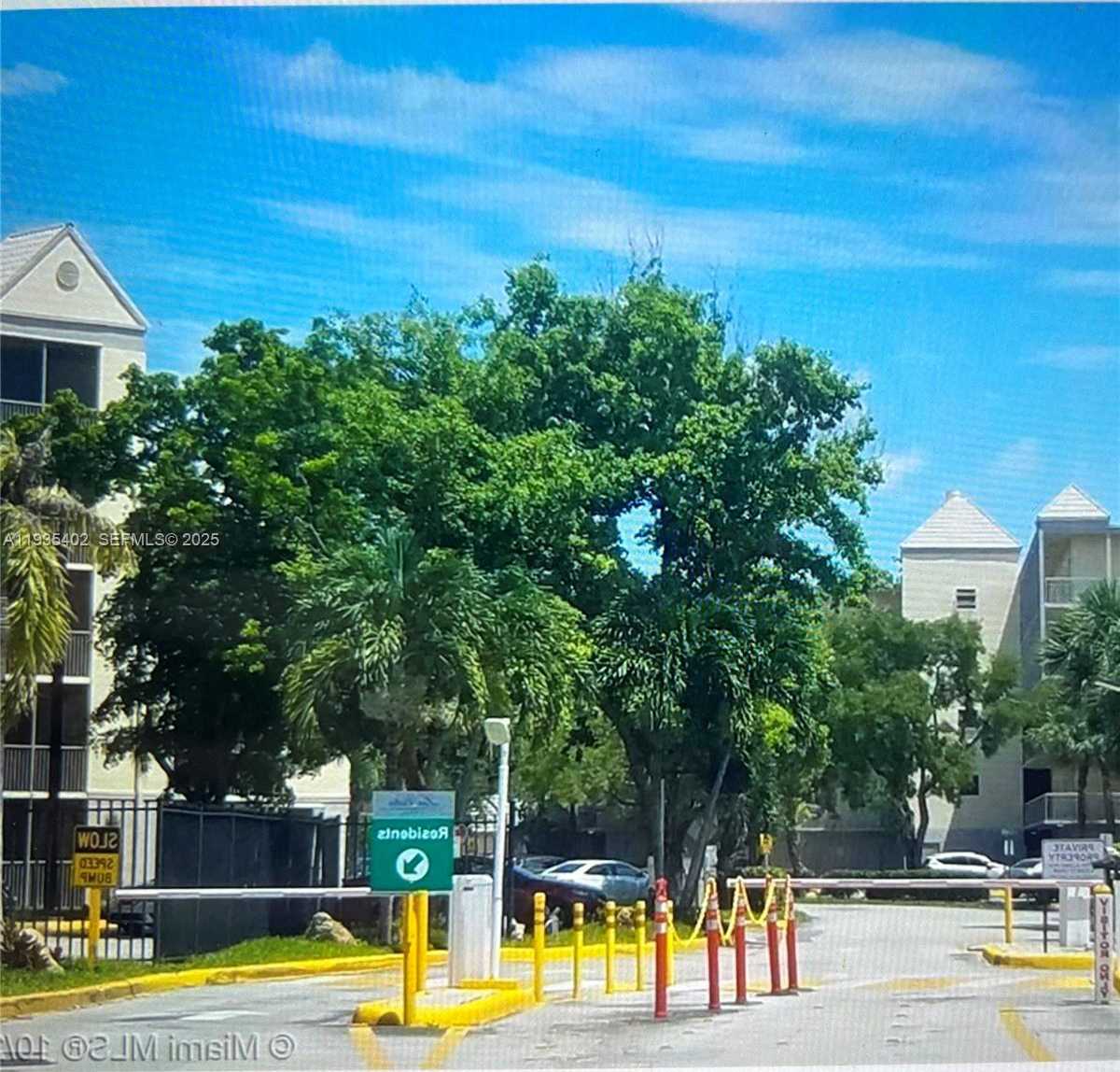 Small Image of 8120 GENEVA CT #554, Doral Number 5