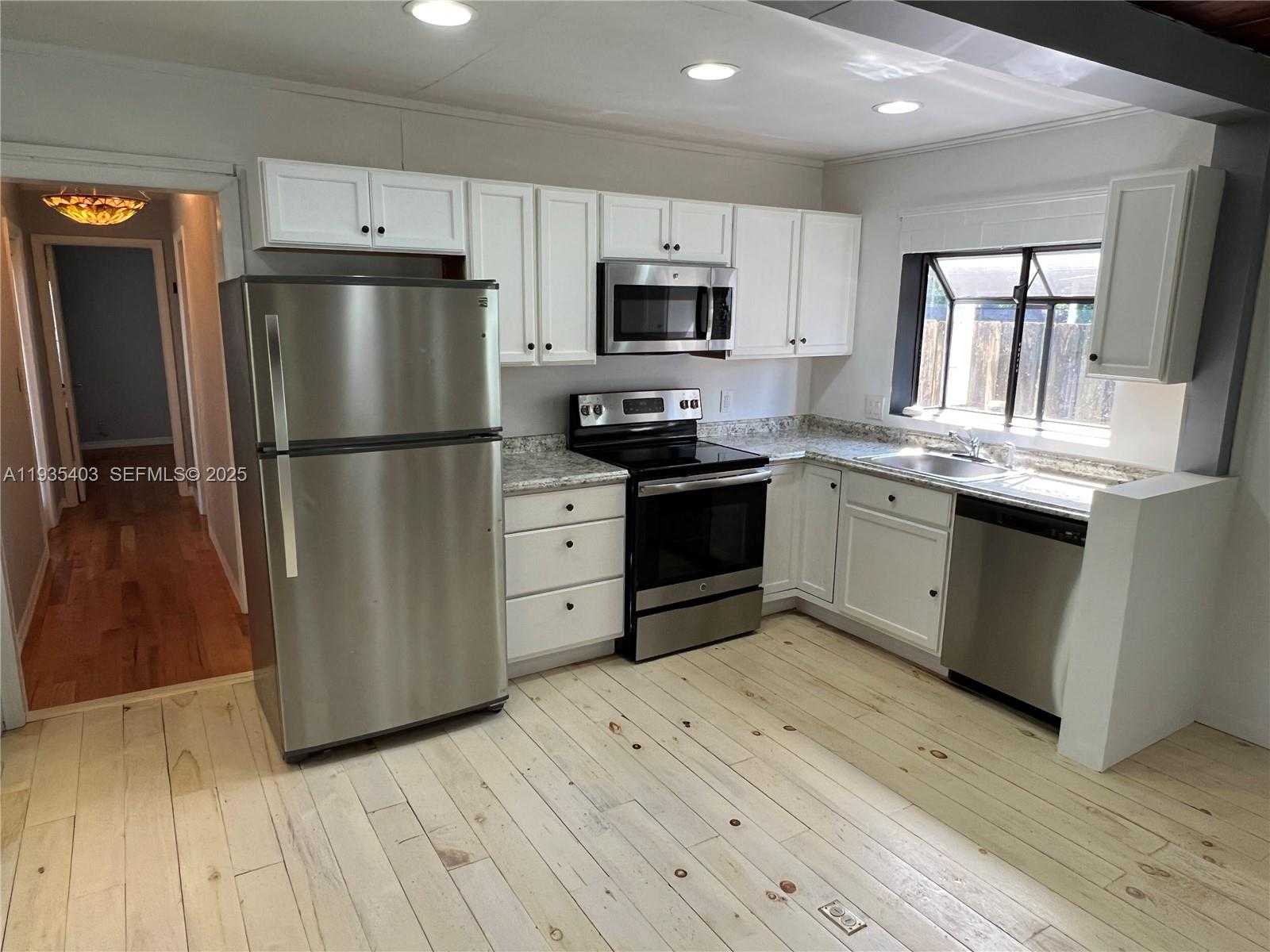 Small Image of 606 SOUTH WEST 11TH ST, Fort Lauderdale Number 1