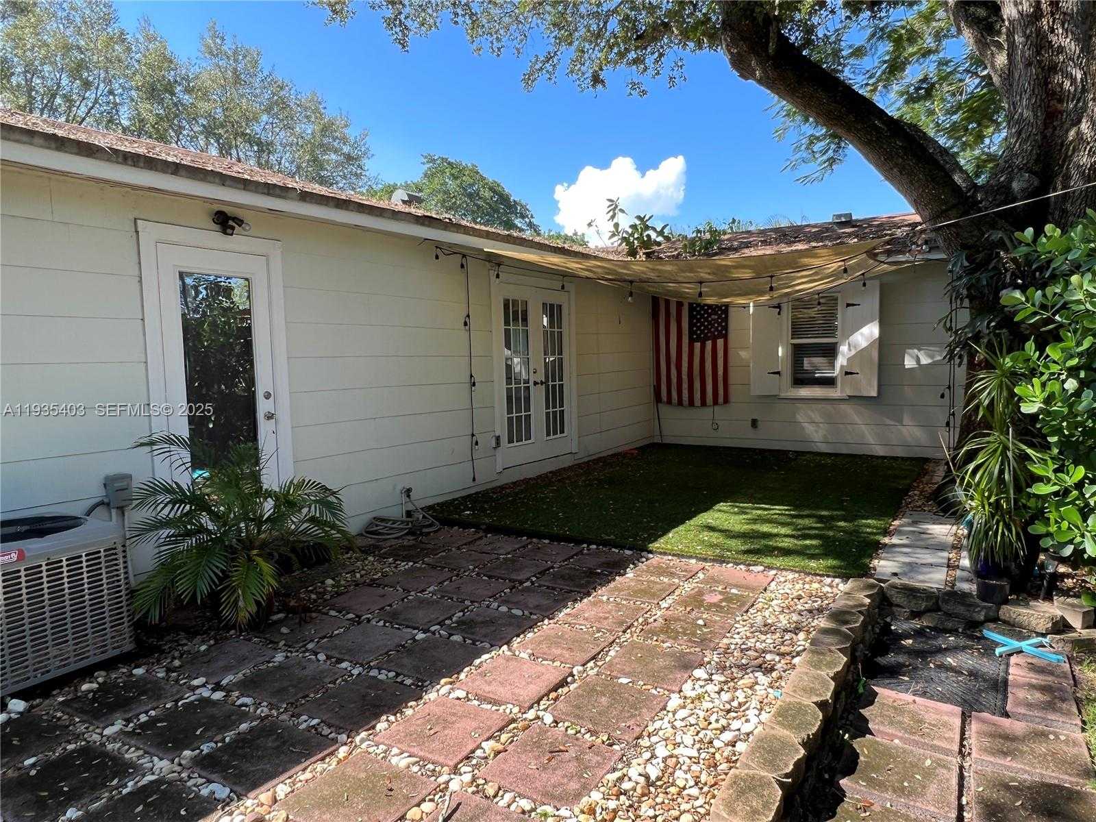 Small Image of 606 SOUTH WEST 11TH ST, Fort Lauderdale Number 15