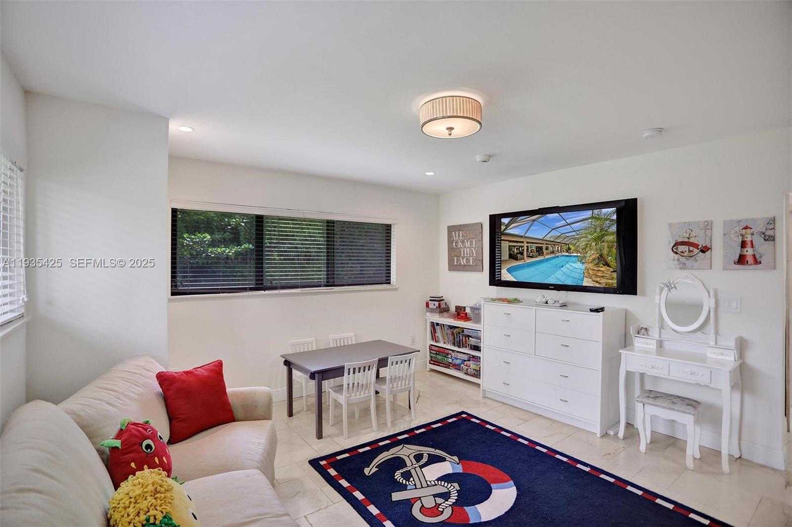 Small Image of 9890 SOUTH WEST 138TH ST, Miami Number 12