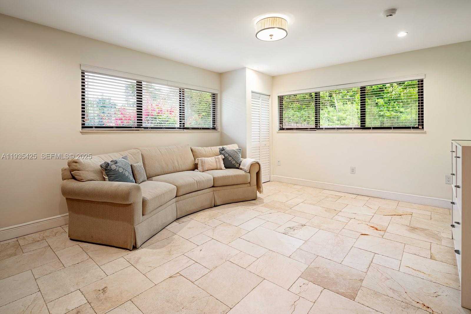 Small Image of 9890 SOUTH WEST 138TH ST, Miami Number 15