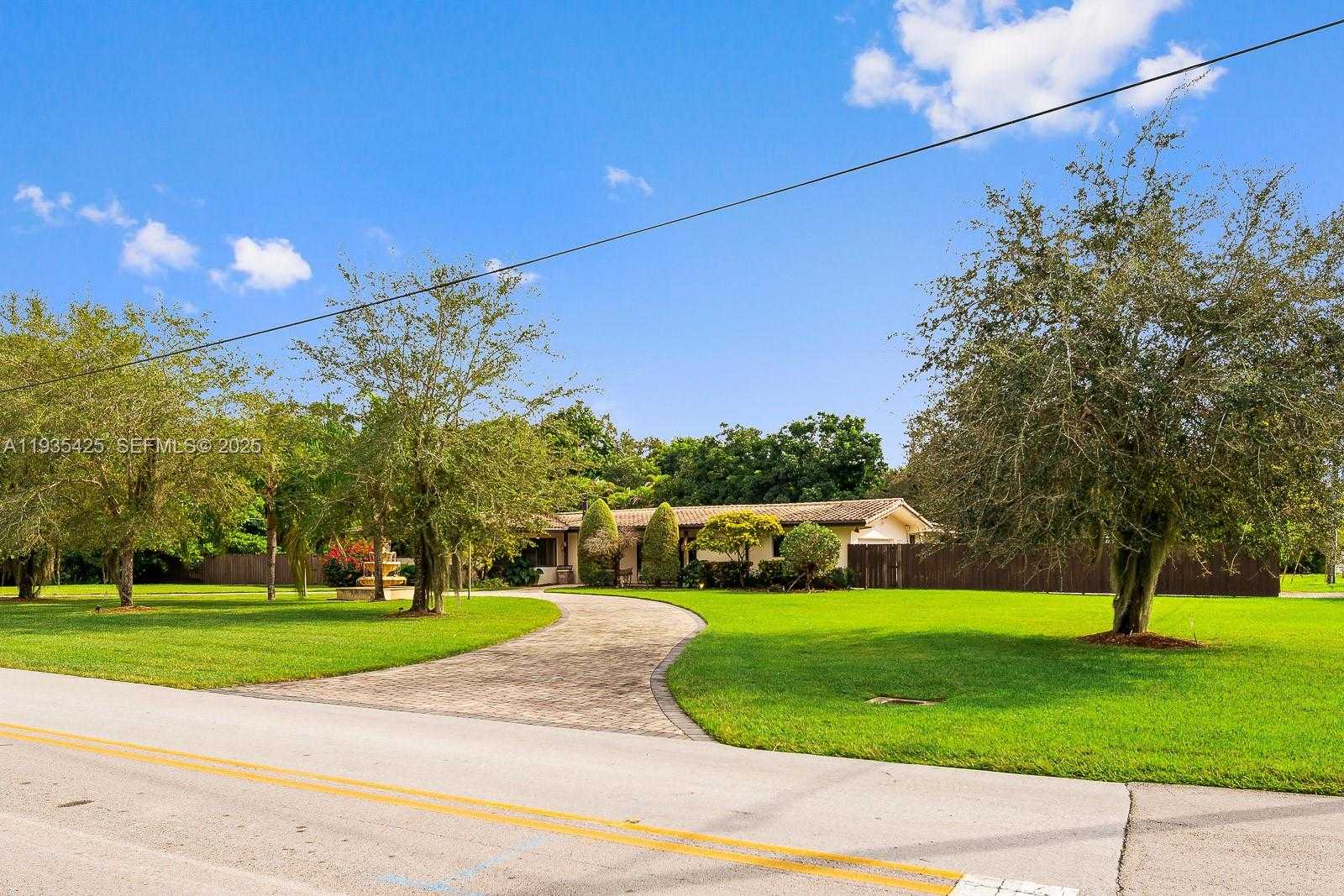 Small Image of 9890 SOUTH WEST 138TH ST, Miami Number 22