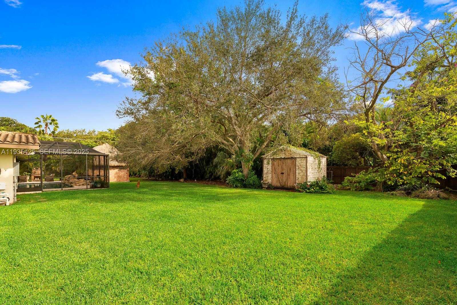 Small Image of 9890 SOUTH WEST 138TH ST, Miami Number 28