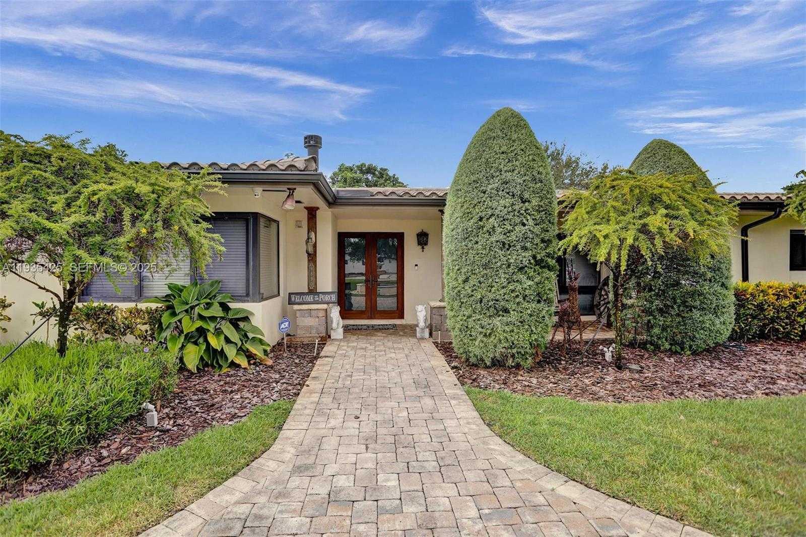 Small Image of 9890 SOUTH WEST 138TH ST, Miami Number 30