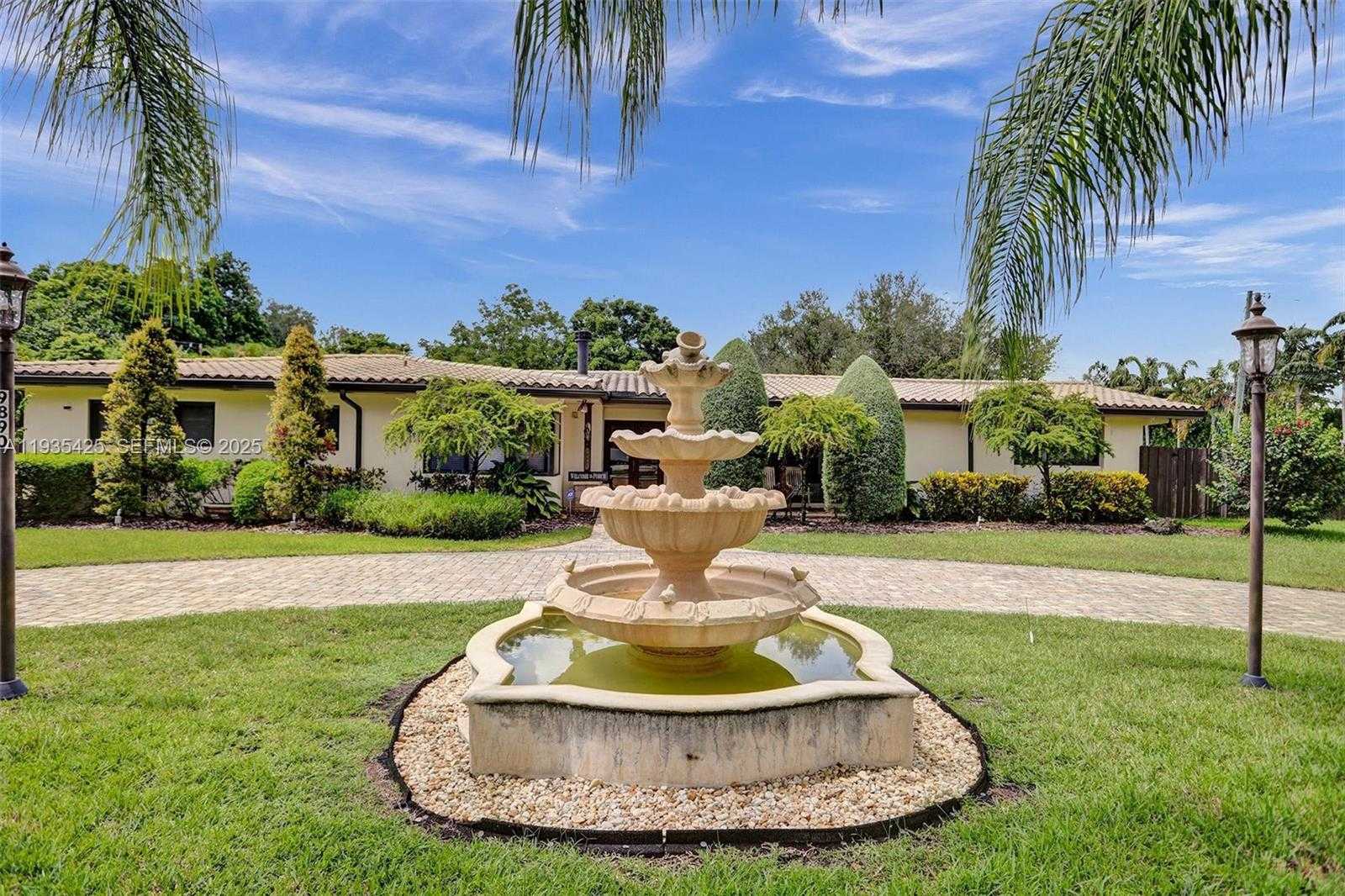 Small Image of 9890 SOUTH WEST 138TH ST, Miami Number 31