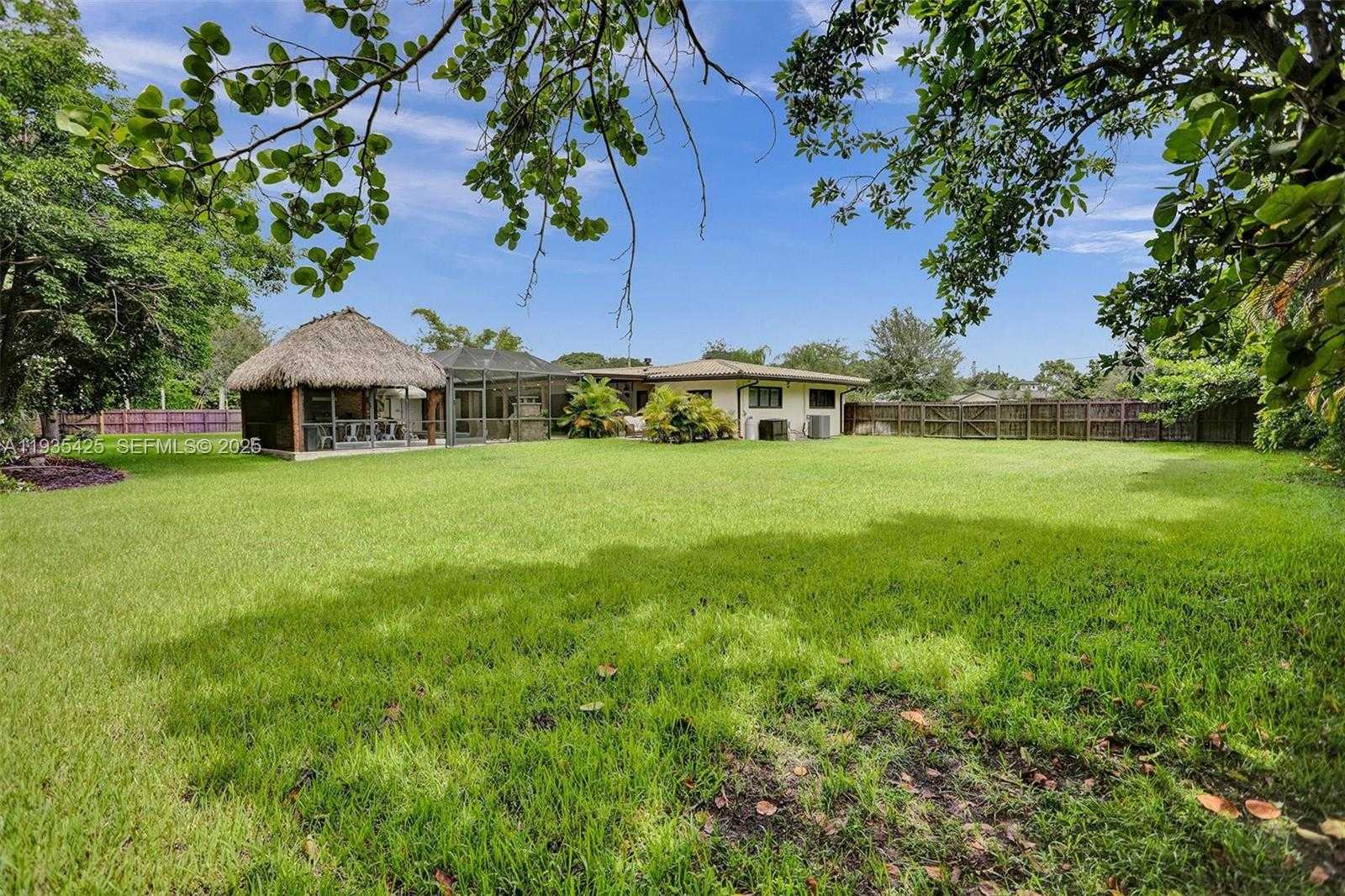 Small Image of 9890 SOUTH WEST 138TH ST, Miami Number 34