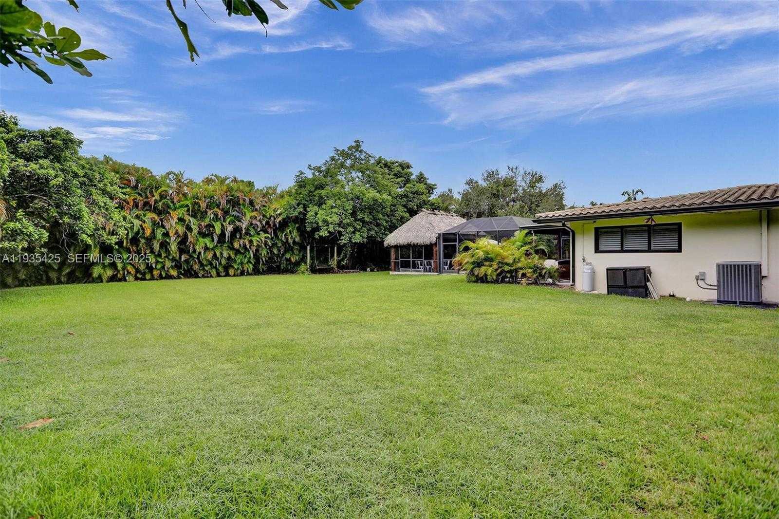 Small Image of 9890 SOUTH WEST 138TH ST, Miami Number 35