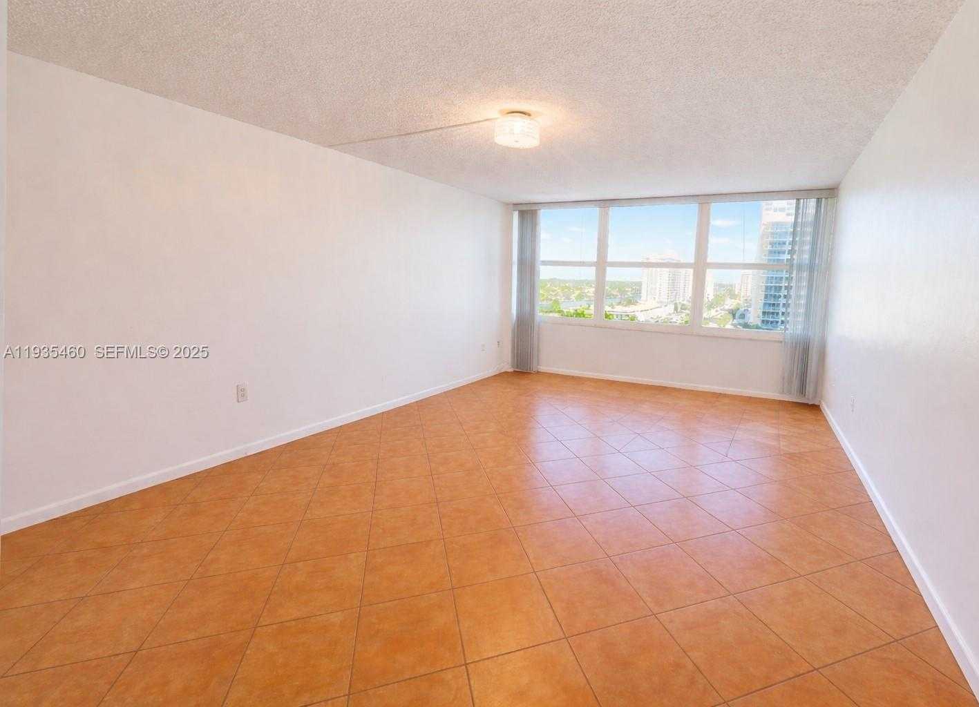 Small Image of 2751 SOUTH OCEAN DR #1001N, Hollywood Number 3