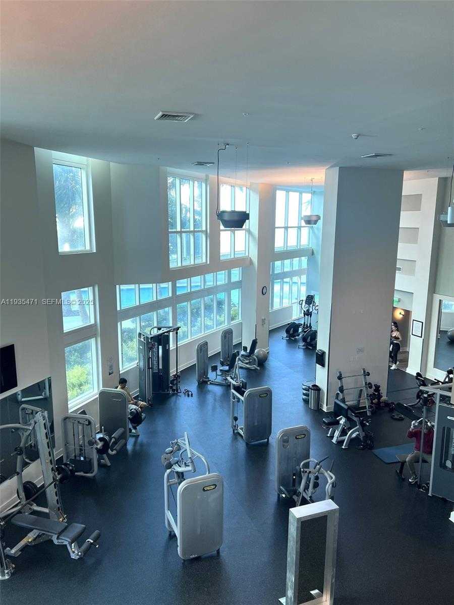 Small Image of 1900 NORTH BAYSHORE DR #2117, Miami Number 12