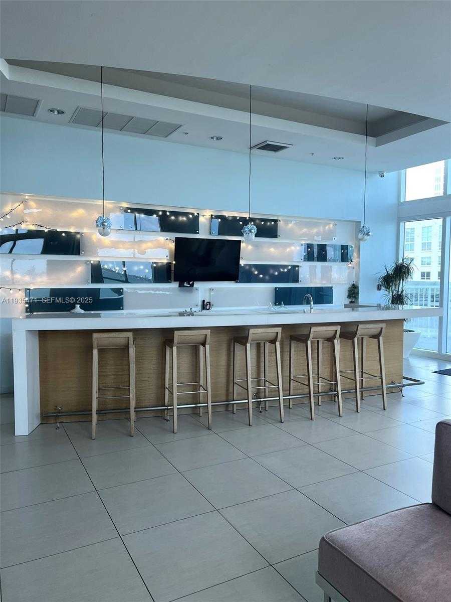 Small Image of 1900 NORTH BAYSHORE DR #2117, Miami Number 14