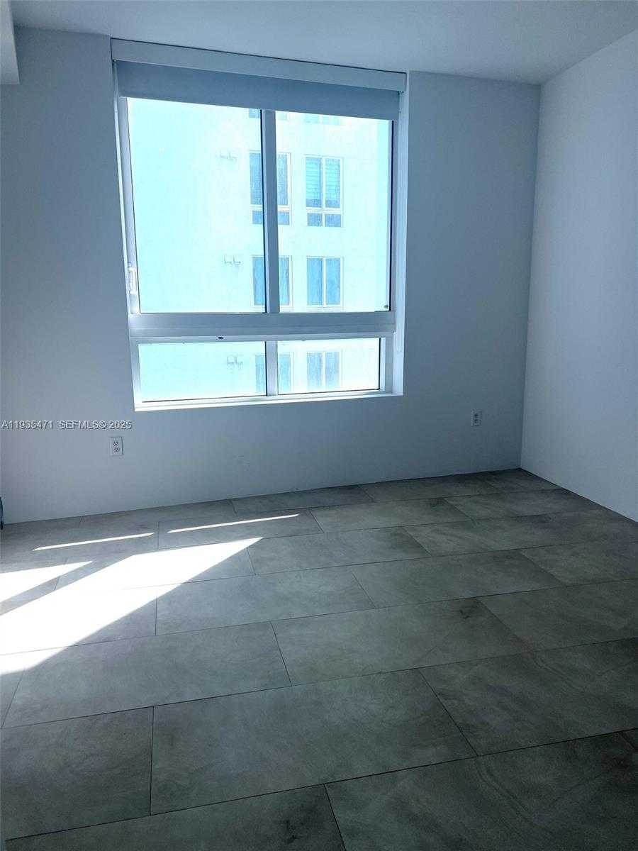 Small Image of 1900 NORTH BAYSHORE DR #2117, Miami Number 19