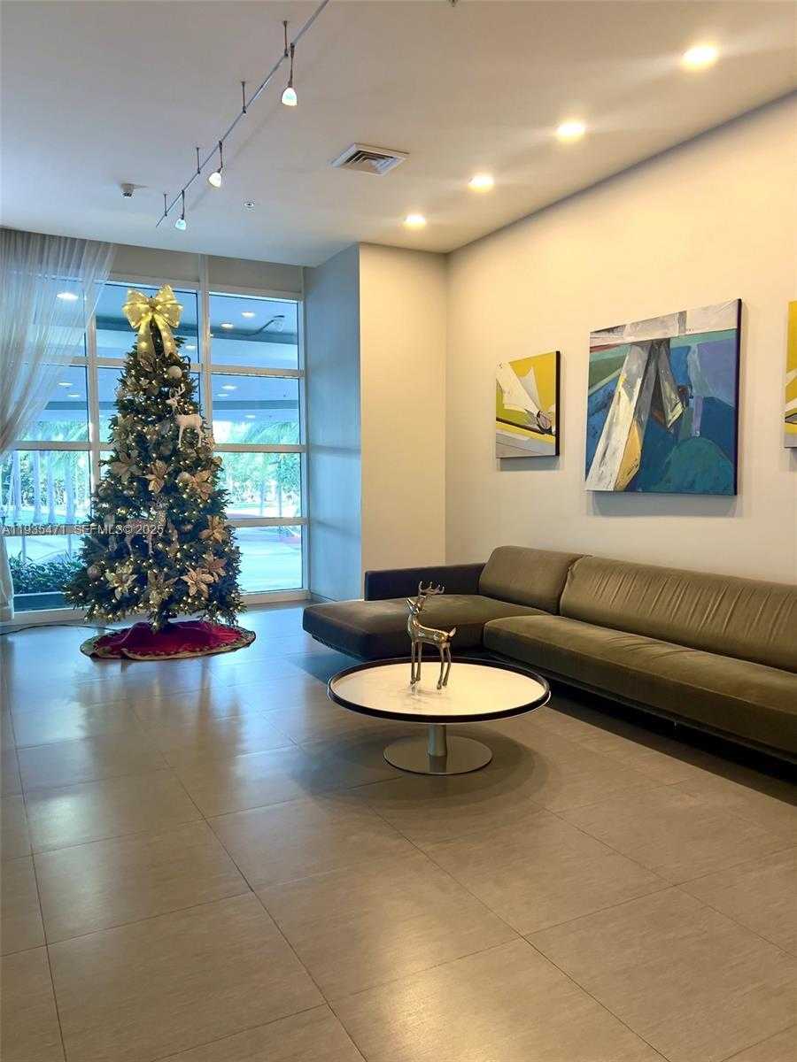 Small Image of 1900 NORTH BAYSHORE DR #2117, Miami Number 2