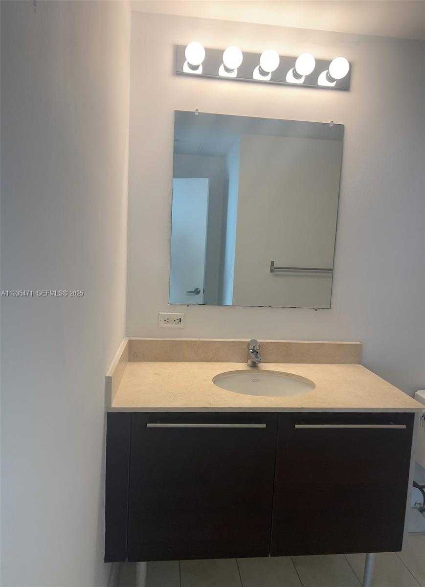 Small Image of 1900 NORTH BAYSHORE DR #2117, Miami Number 21