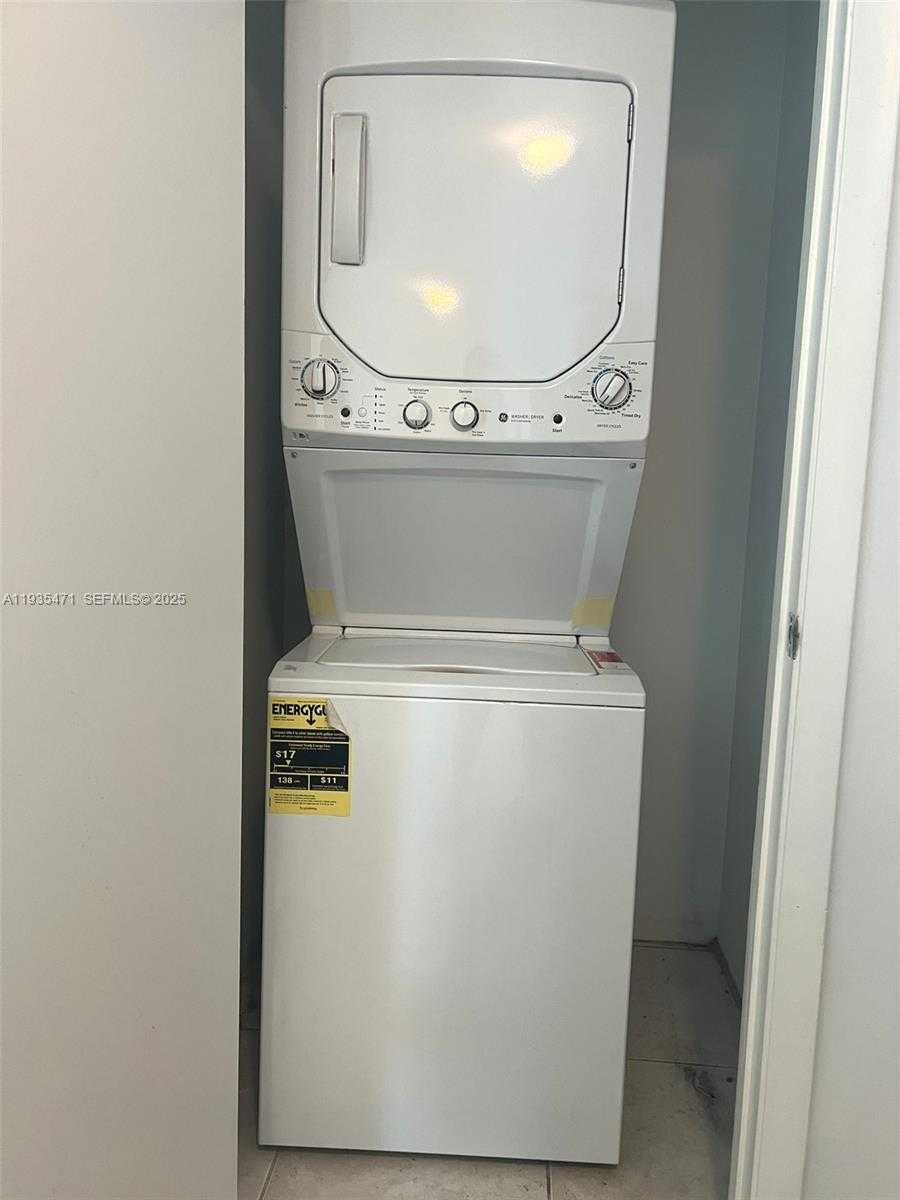 Small Image of 1900 NORTH BAYSHORE DR #2117, Miami Number 23