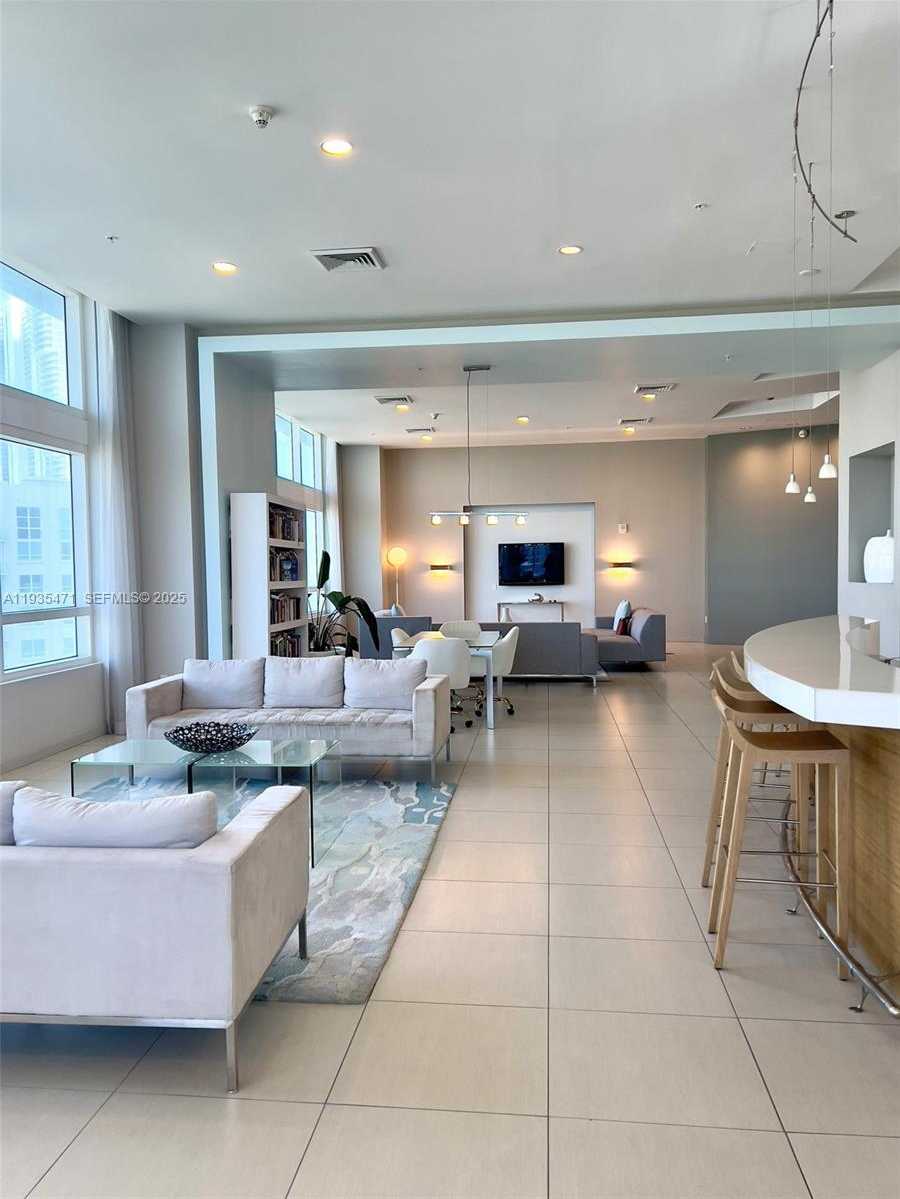 Small Image of 1900 NORTH BAYSHORE DR #2117, Miami Number 3