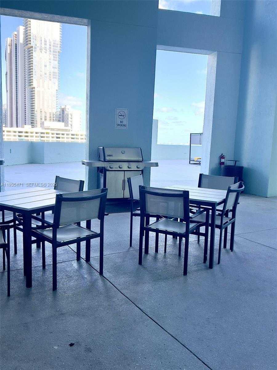 Small Image of 1900 NORTH BAYSHORE DR #2117, Miami Number 9