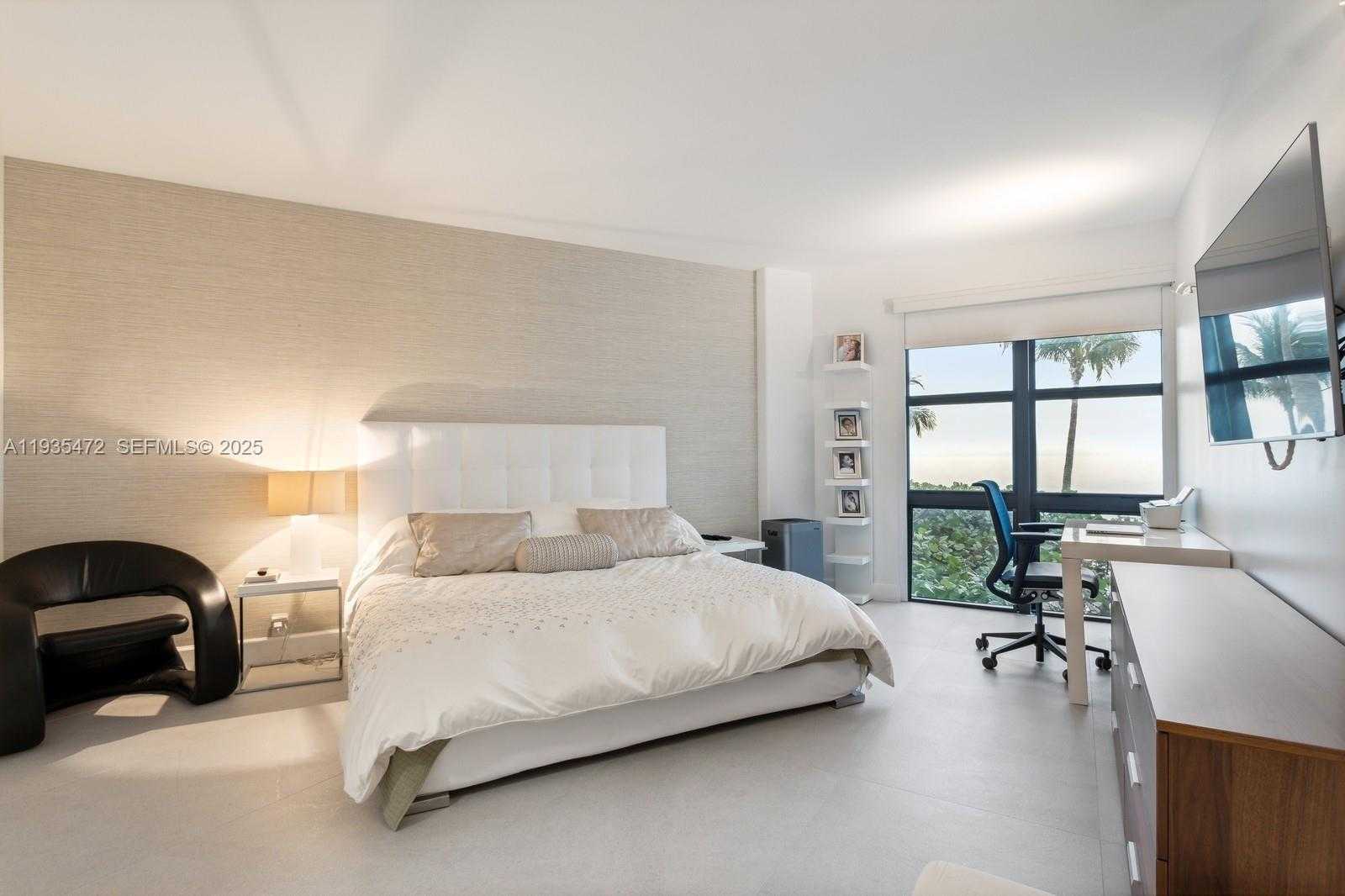 Small Image of 1111 CRANDON BLVD #B101, Key Biscayne Number 4