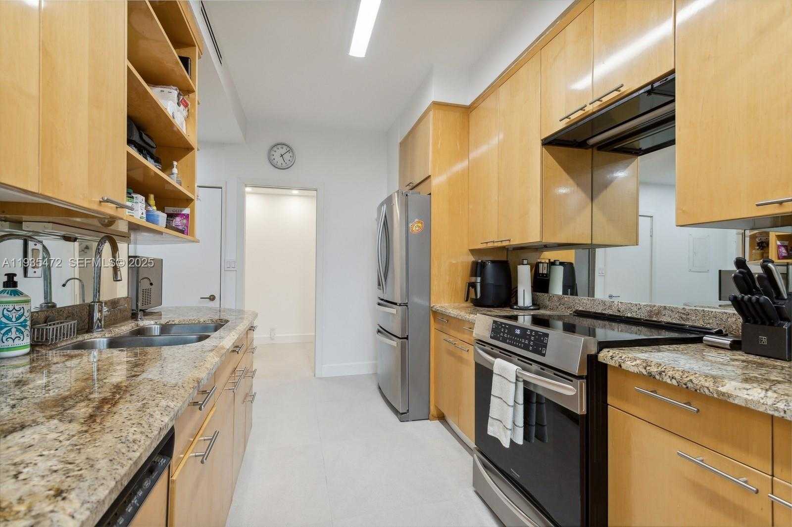 Small Image of 1111 CRANDON BLVD #B101, Key Biscayne Number 9