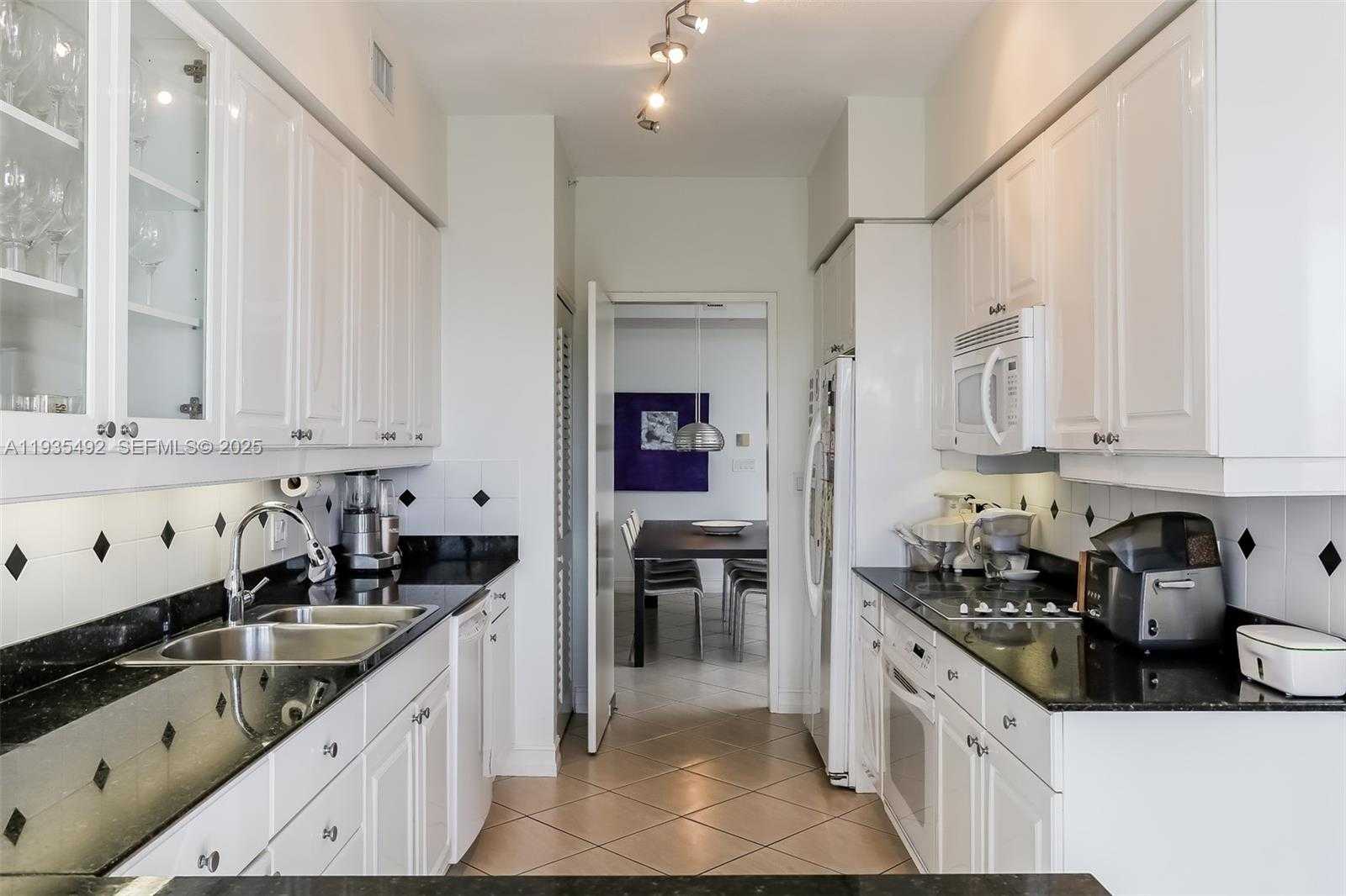 Small Image of 747 CRANDON BLVD #410, Key Biscayne Number 12