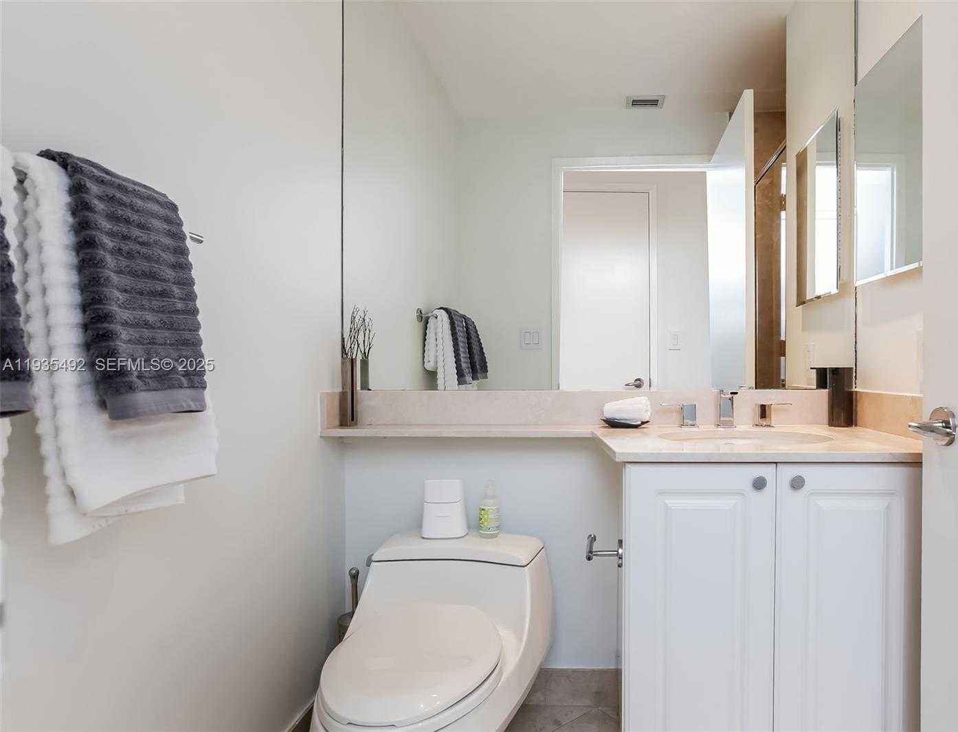 Small Image of 747 CRANDON BLVD #410, Key Biscayne Number 20