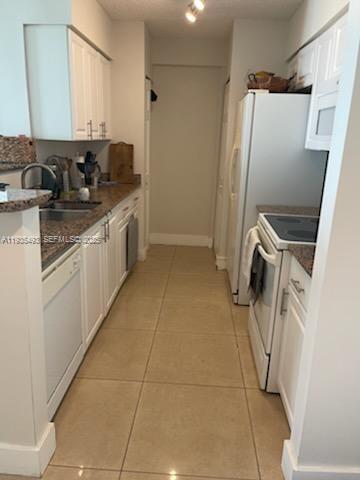 Small Image of 1155 BRICKELL BAY DR #1605, Miami Number 6