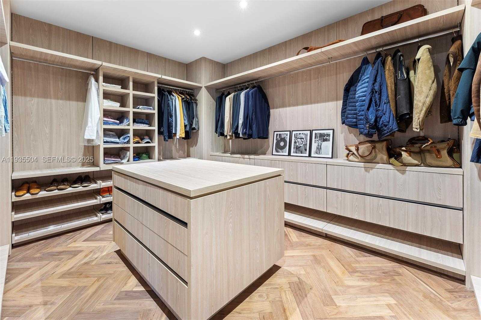 Small Image of 1277 NORTH VENETIAN WAY, Miami Number 21