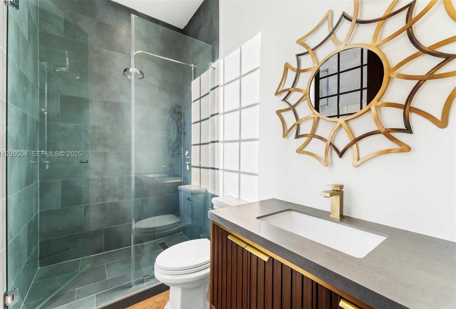 Small Image of 1277 NORTH VENETIAN WAY, Miami Number 24