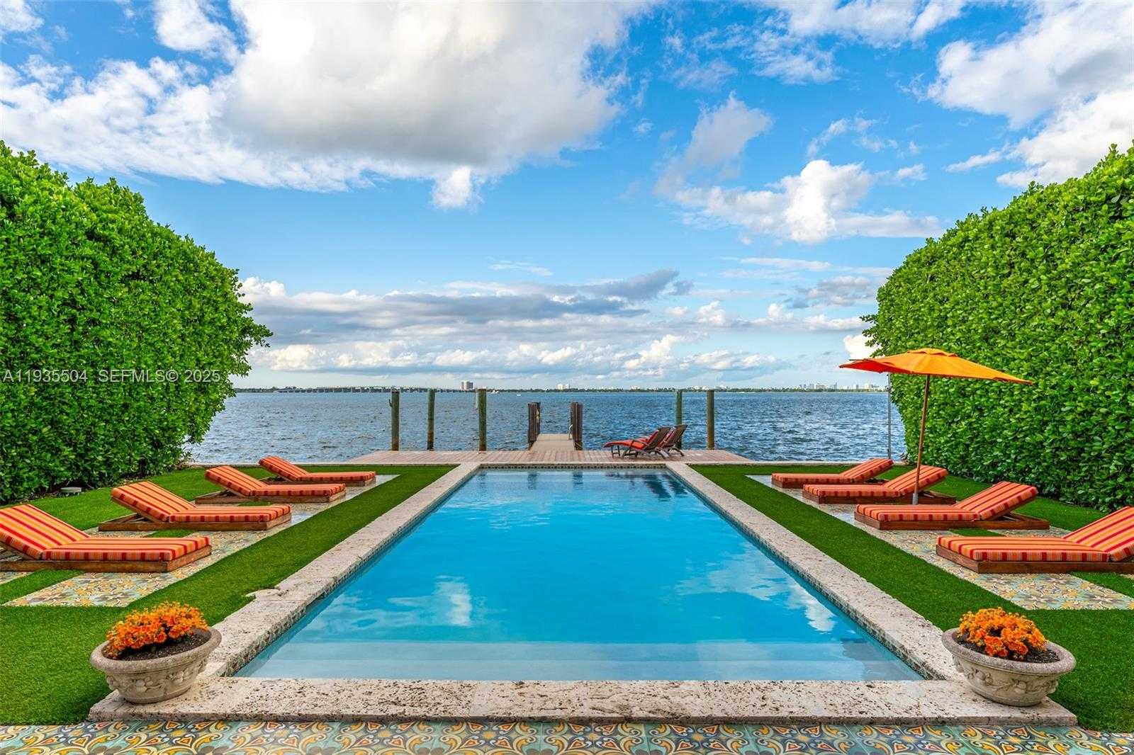 Small Image of 1277 NORTH VENETIAN WAY, Miami Number 3