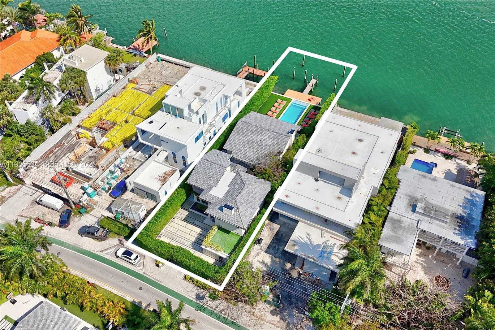 Small Image of 1277 NORTH VENETIAN WAY, Miami Number 37