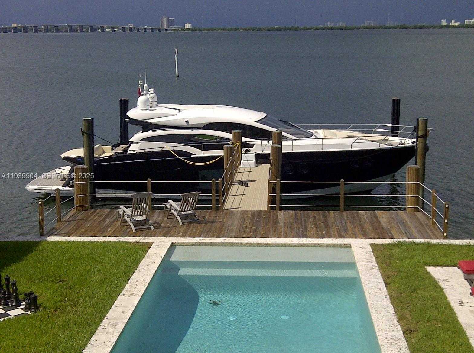 Small Image of 1277 NORTH VENETIAN WAY, Miami Number 38