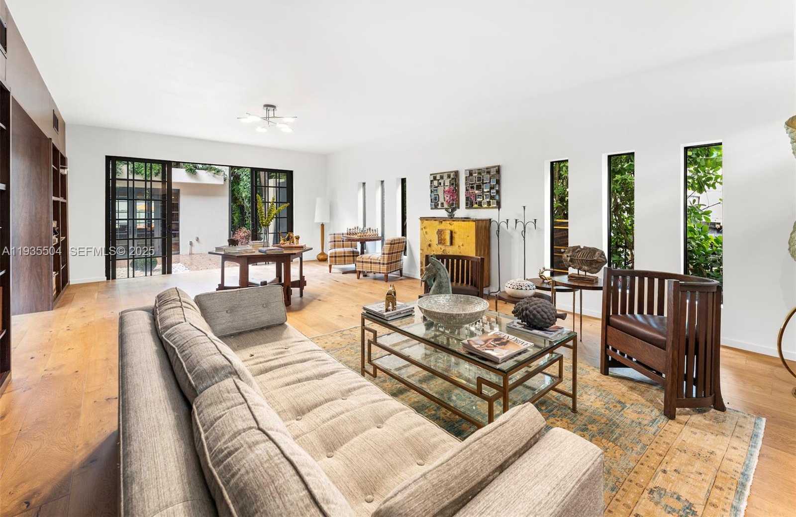 Small Image of 1277 NORTH VENETIAN WAY, Miami Number 9