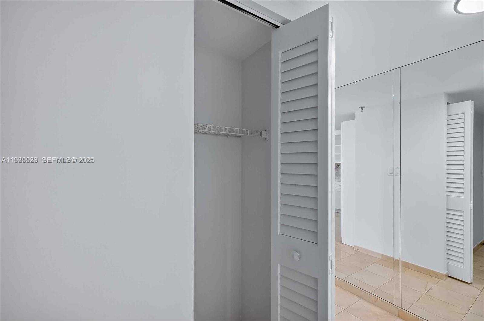 Small Image of 520 BRICKELL KEY DR #A604, Miami Number 14