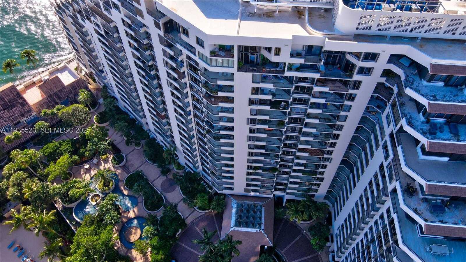 Small Image of 520 BRICKELL KEY DR #A604, Miami Number 25