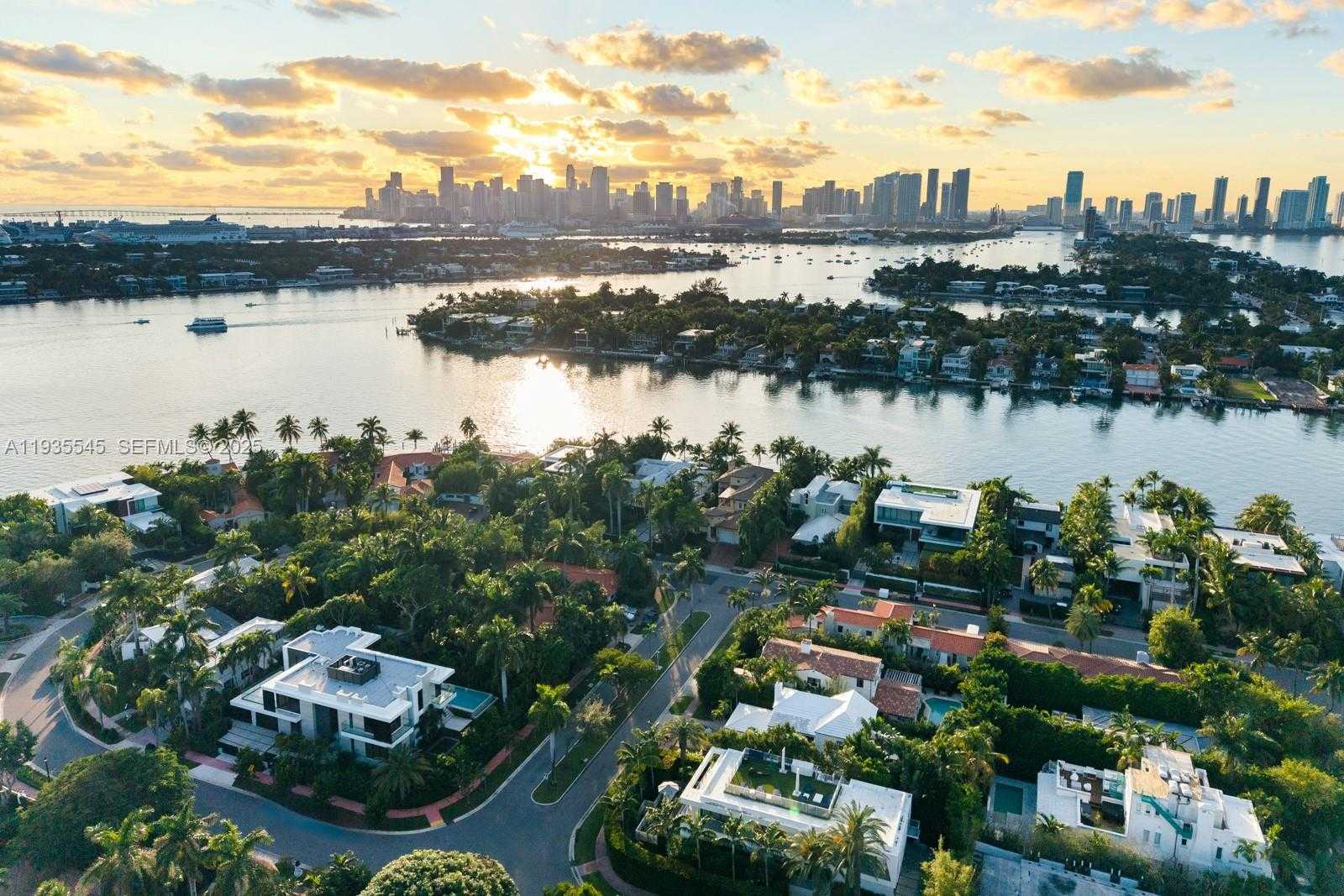 Small Image of 40 WEST RIVO ALTO DR, Miami Beach Number 11