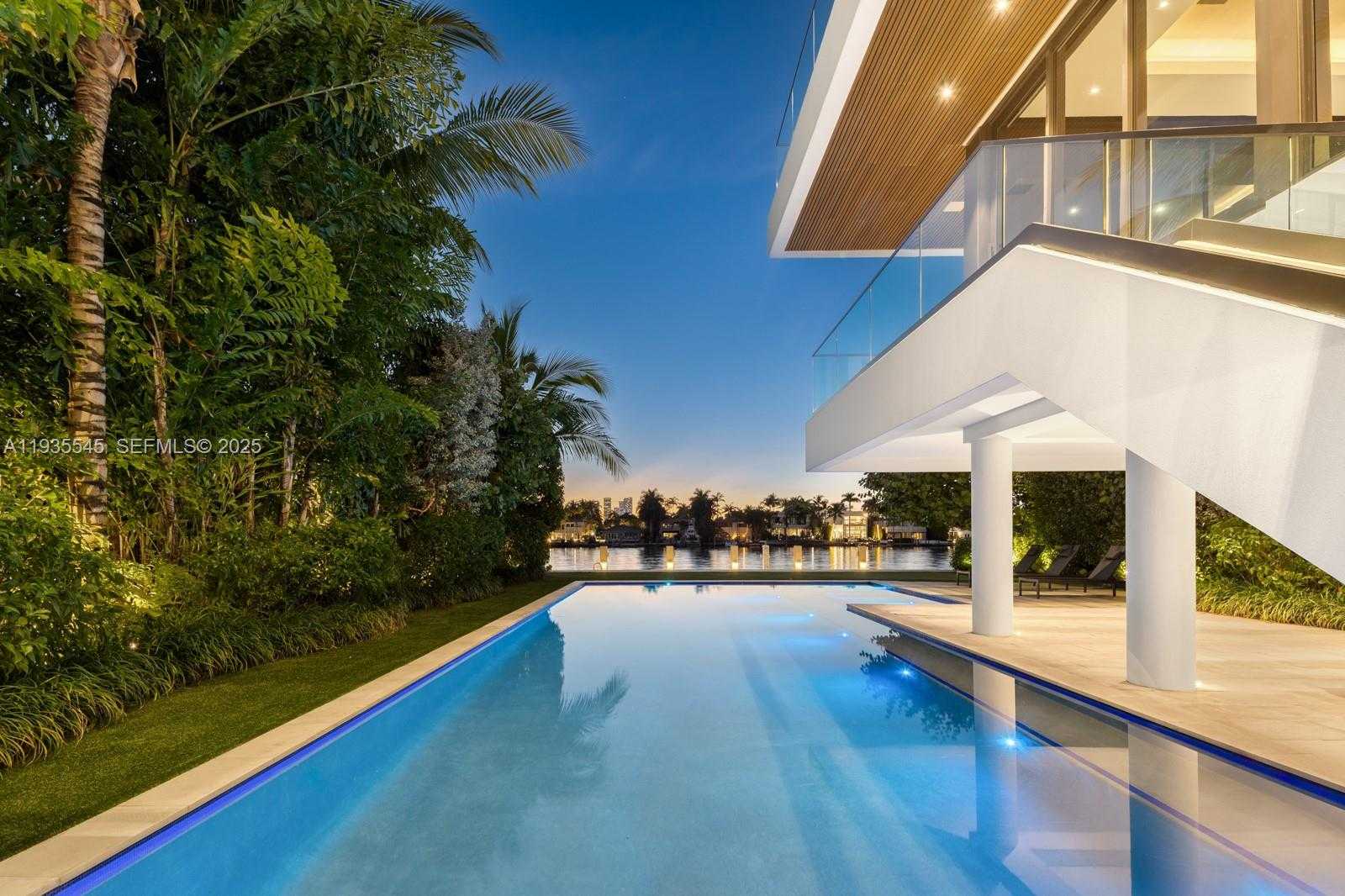 Small Image of 40 WEST RIVO ALTO DR, Miami Beach Number 3