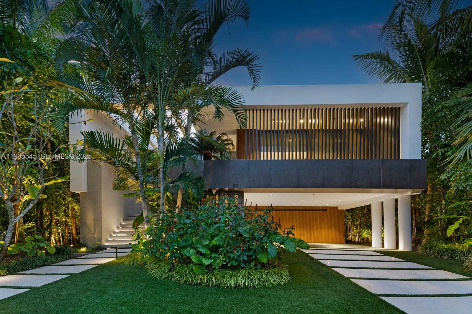 Small Image of 40 WEST RIVO ALTO DR, Miami Beach Number 7