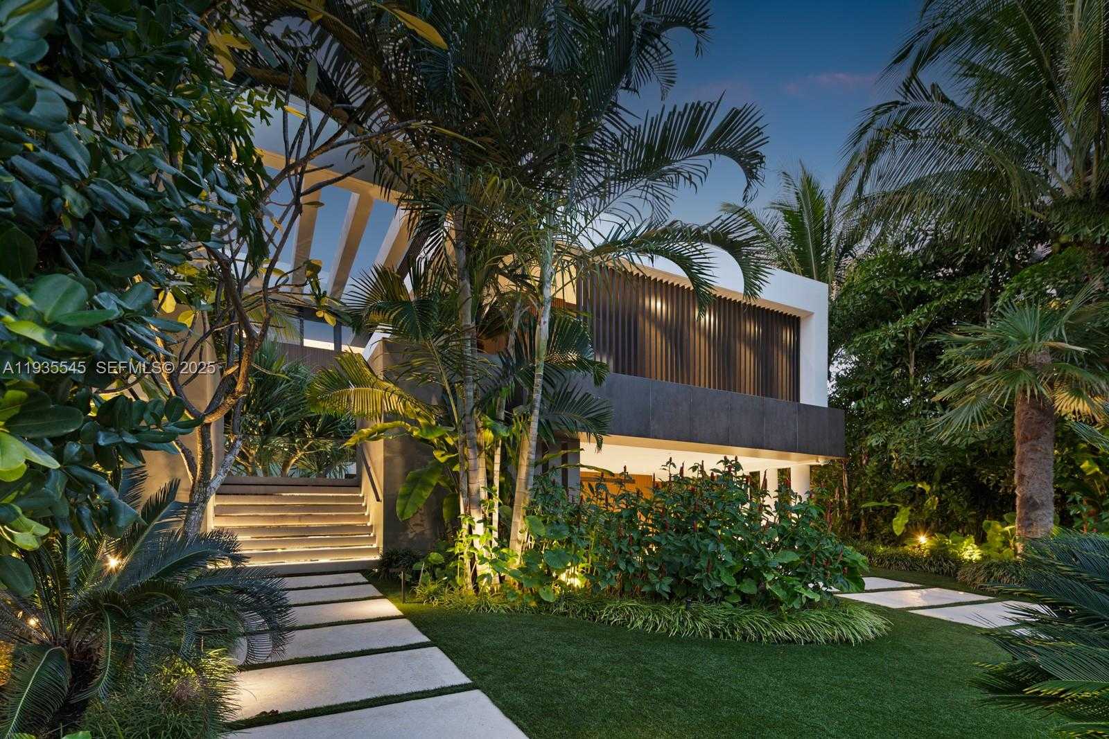 Small Image of 40 WEST RIVO ALTO DR, Miami Beach Number 8