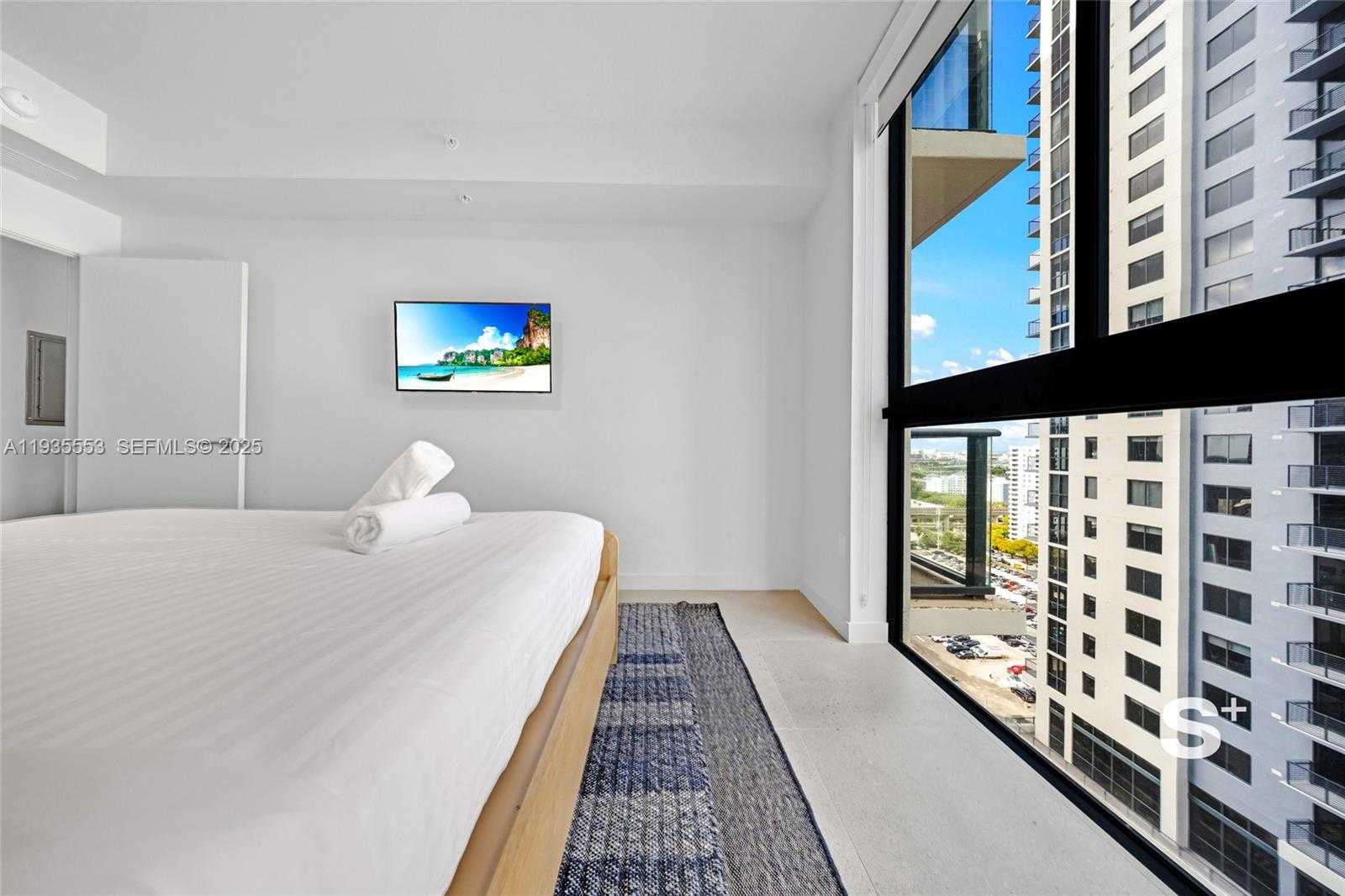 Small Image of 11 6TH ST #1910, Miami Number 22