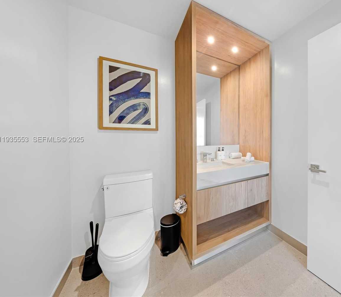 Small Image of 11 6TH ST #1910, Miami Number 24