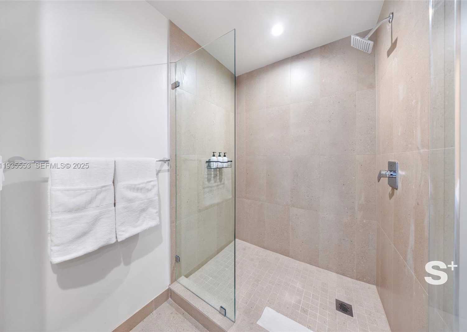 Small Image of 11 6TH ST #1910, Miami Number 25