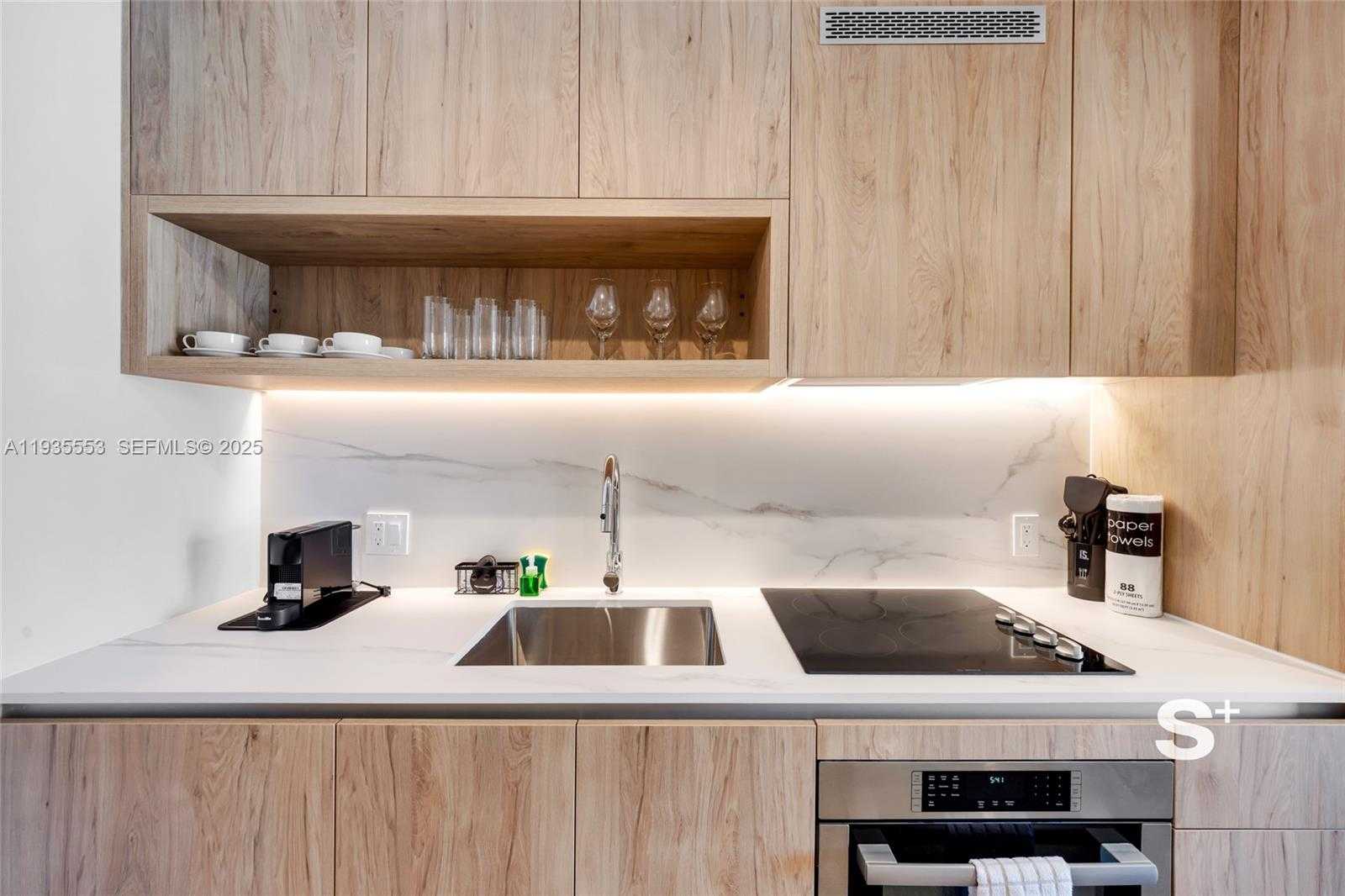 Small Image of 11 6TH ST #1910, Miami Number 6