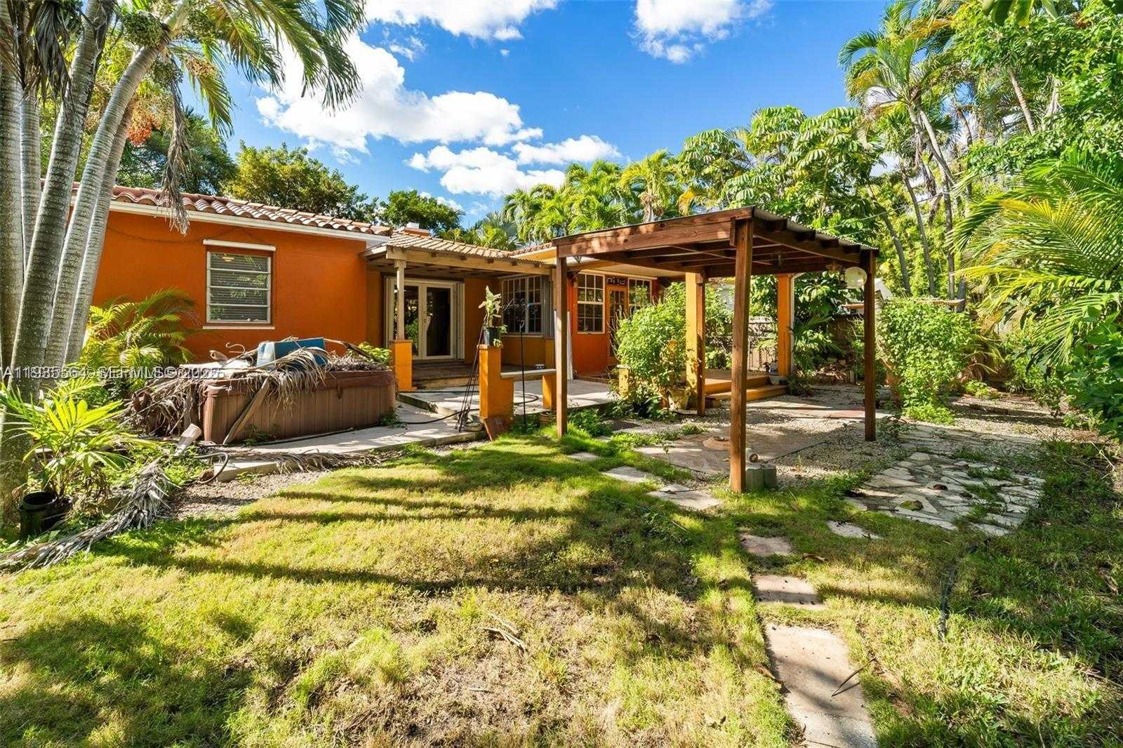 Small Image of 911 NORTH EAST 72ND TER, Miami Number 15