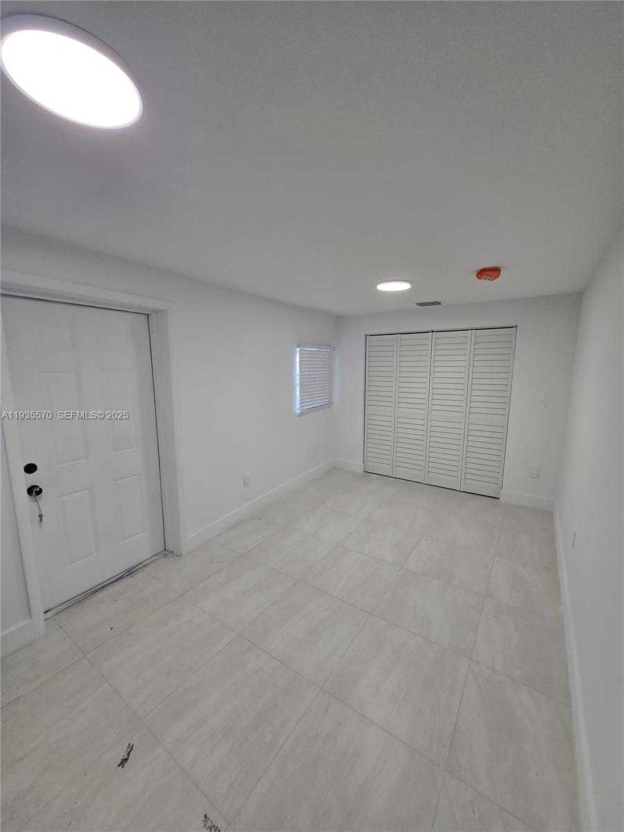 Small Image of 10730 SOUTH WEST 149TH TER, Miami Number 5