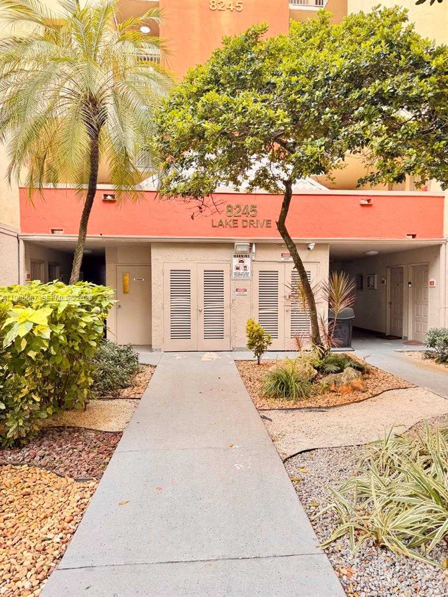 Small Image of 8245 LAKE DR #207, Doral Number 19