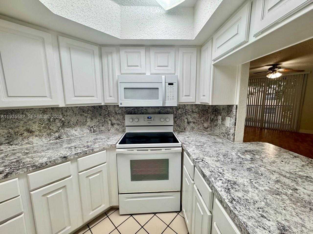 Small Image of 8245 LAKE DR #207, Doral Number 2