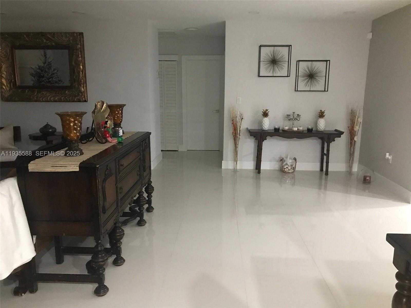 Small Image of 3880 NORTH WEST 179TH ST, Miami Gardens Number 7