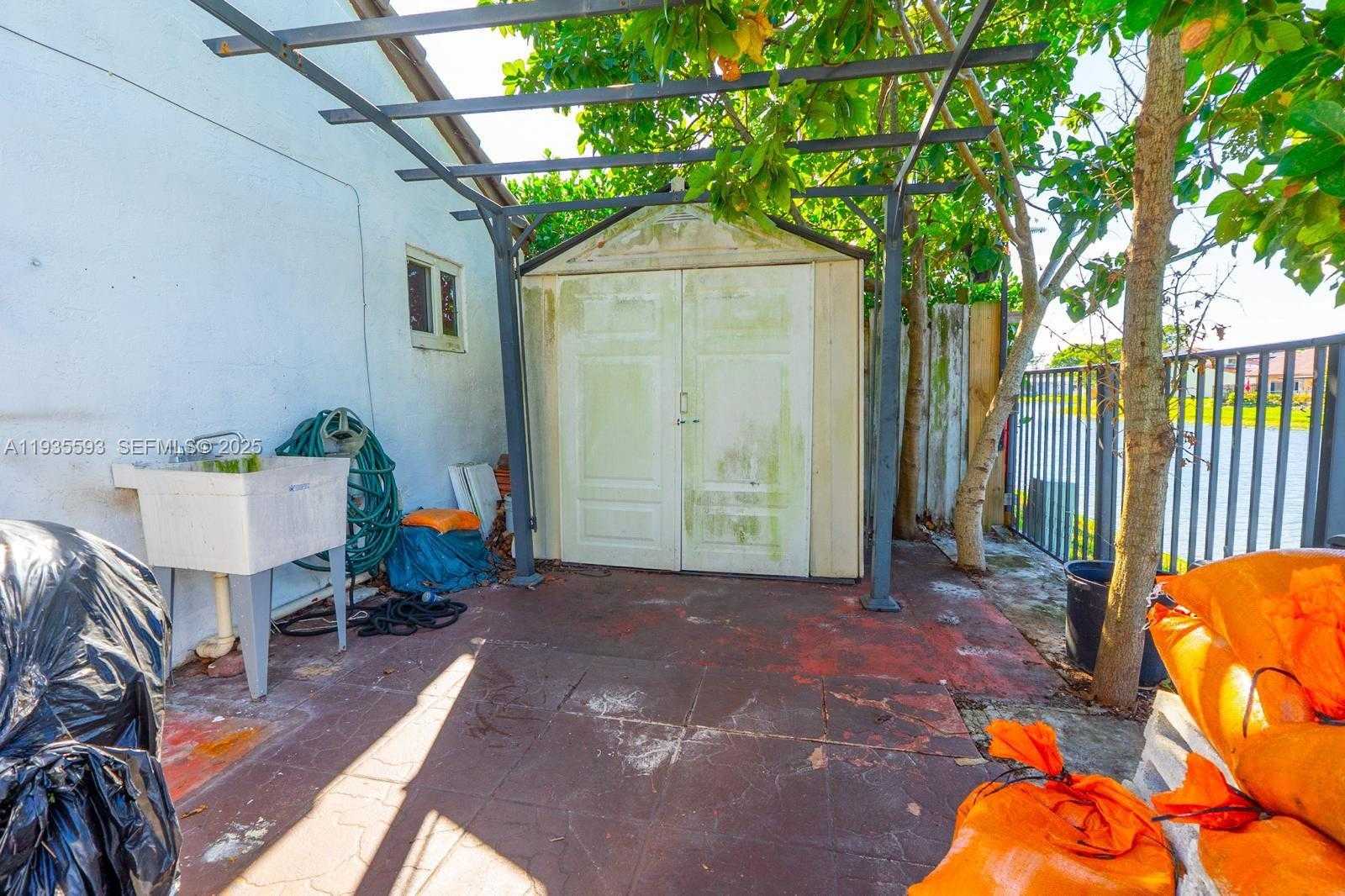 Small Image of 17302 NORTH WEST 63RD PL, Hialeah Number 11