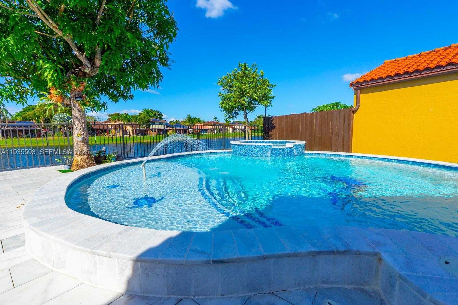 Small Image of 17302 NORTH WEST 63RD PL, Hialeah Number 13