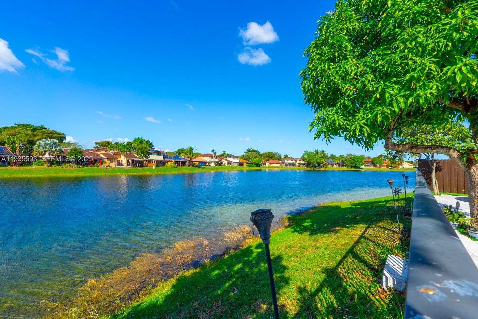 Small Image of 17302 NORTH WEST 63RD PL, Hialeah Number 20