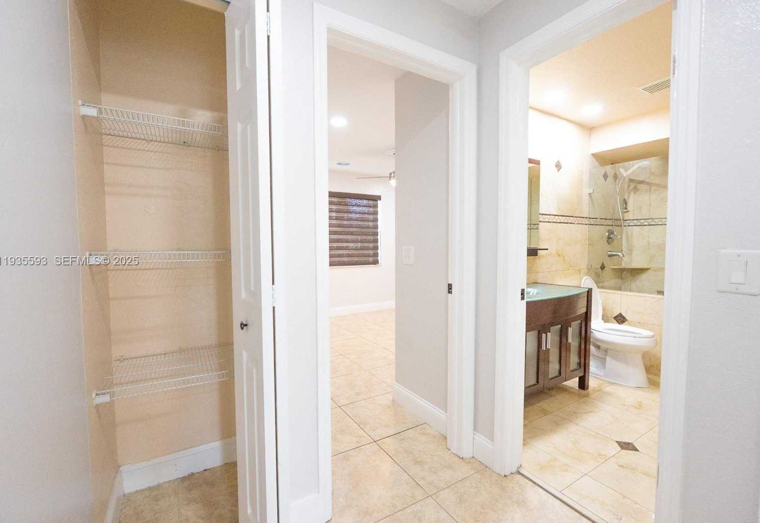 Small Image of 17302 NORTH WEST 63RD PL, Hialeah Number 21